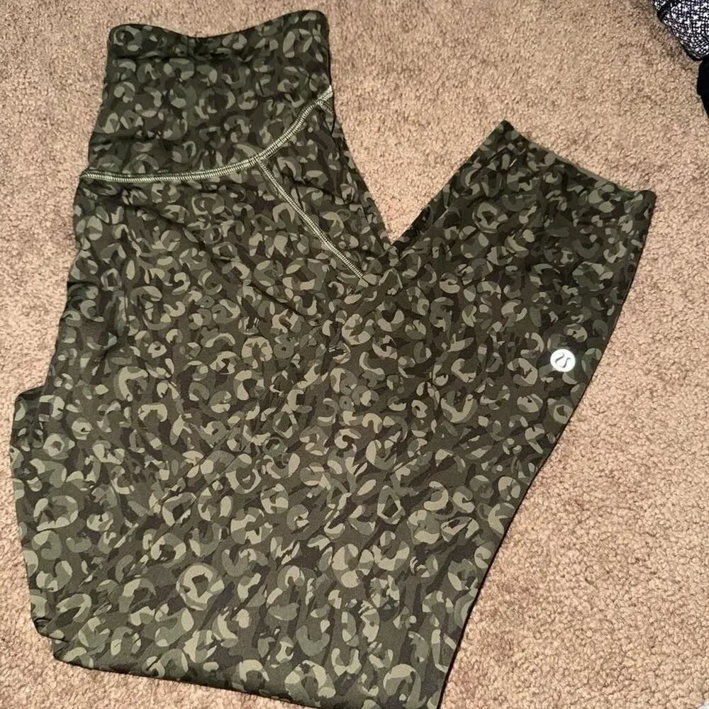 Lululemon Women's Green Leggings